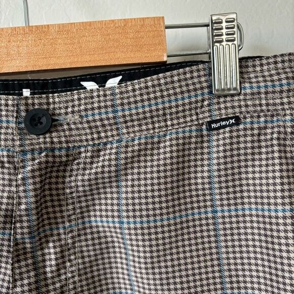 Hurley Men’s size 30 board shorts in‎ check print plaid  brown - Picture 3 of 6